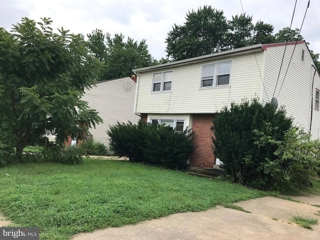 Primary Photo - 215 Murray Rd