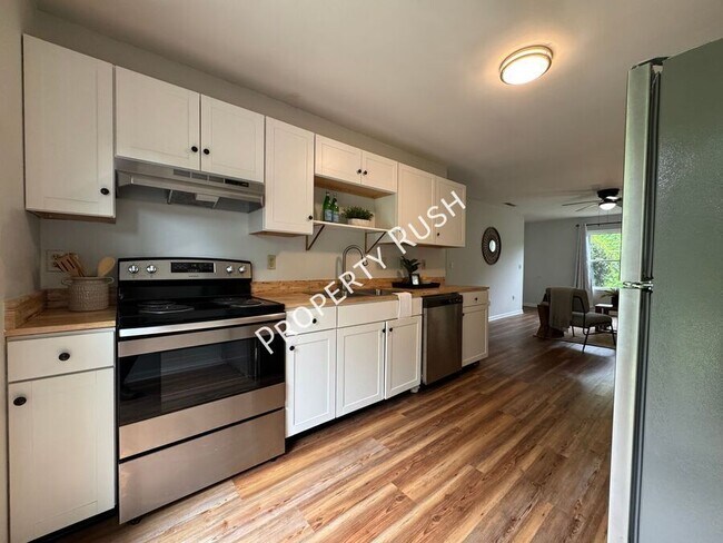 Building Photo - 8740 Millard Lee Ln