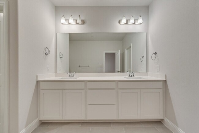 Building Photo - 7853 Sunset Blvd