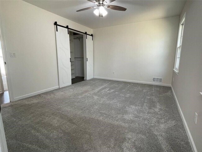 Building Photo - 1202 Lafayette Dr SW