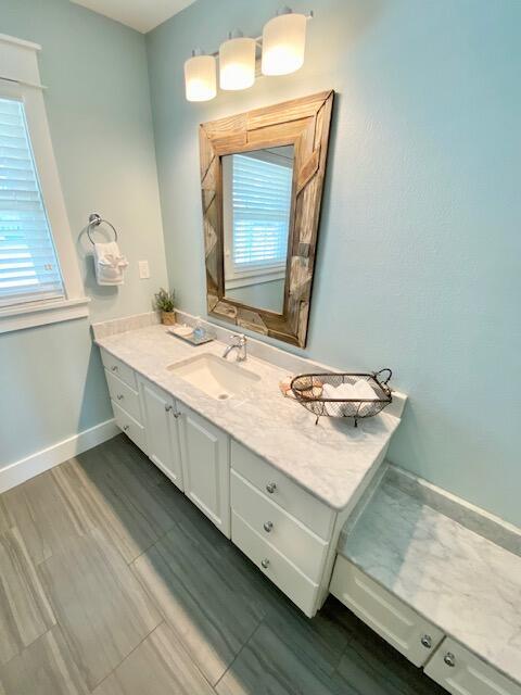 Building Photo - 906 Santa Rosa Blvd