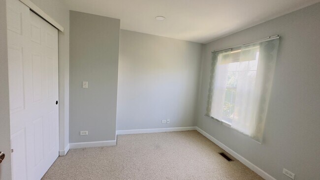 Building Photo - 1128 Bartholdi Ct