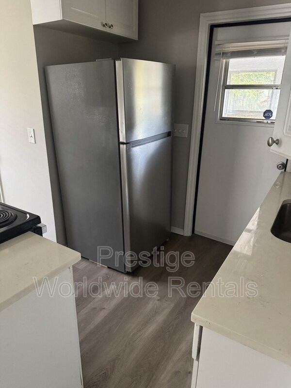 Building Photo - 3226 Urban Ave