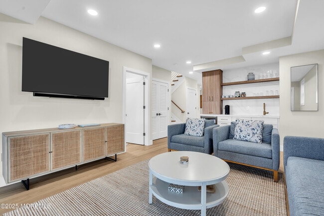 Building Photo - 3580 Ocean Terrace