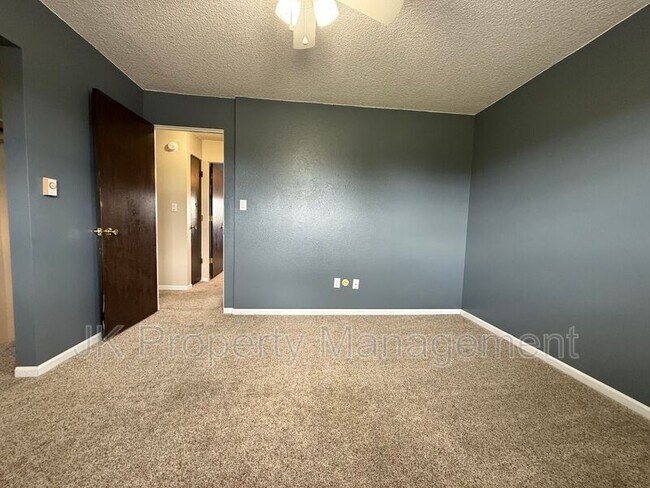 Building Photo - 4604 3rd Ave S