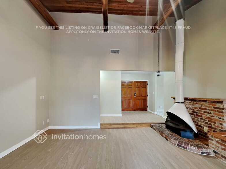 Building Photo - 630 NW 48th Ave