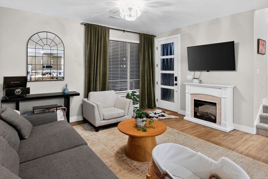 Building Photo - 16370 Alzere Pl