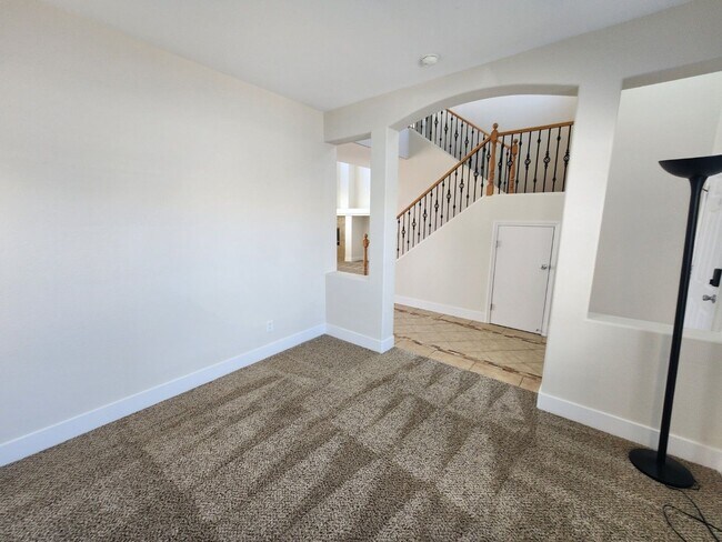 Building Photo - In the Heart of Green Valley Ranch