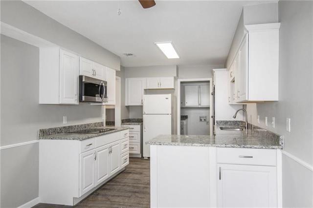 Building Photo - 2808 Golfing Green Dr