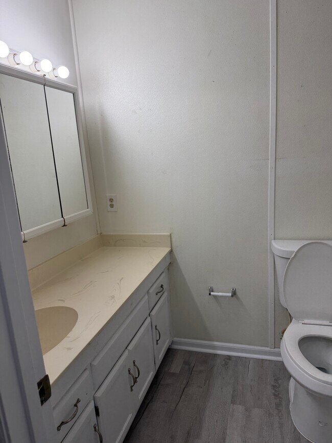 Building Photo - 31a 11th St