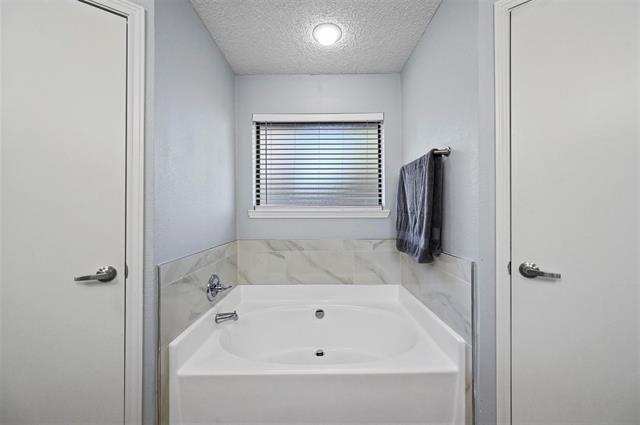 Building Photo - 2530 Seven Hills Dr