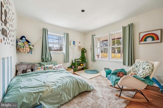 Building Photo - 11712 Seven Locks Rd