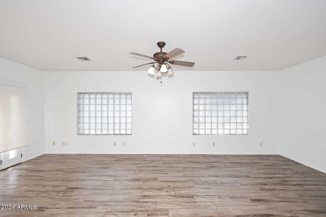 Building Photo - 6006 N 5th Pl