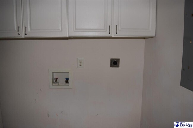 Building Photo - 2125 Sanderling Dr