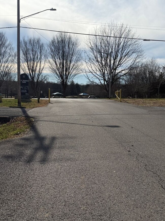 Building Photo - 2720 Debbie Dr