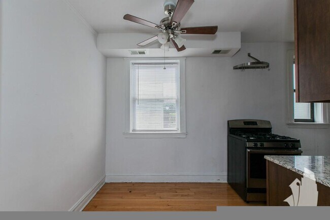 Building Photo - 3620 North Marshfield-2B