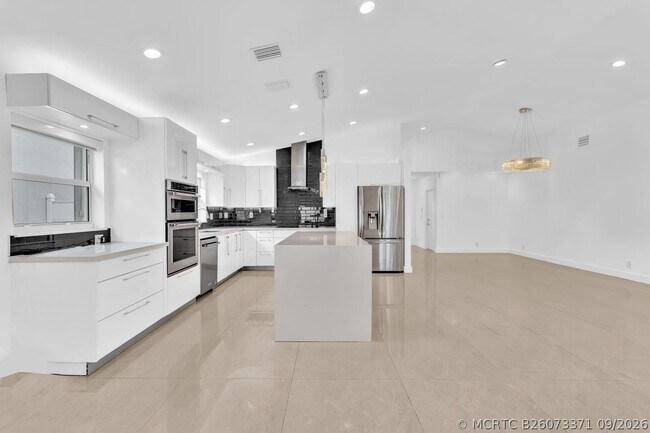 Building Photo - 3307 SW 49th St