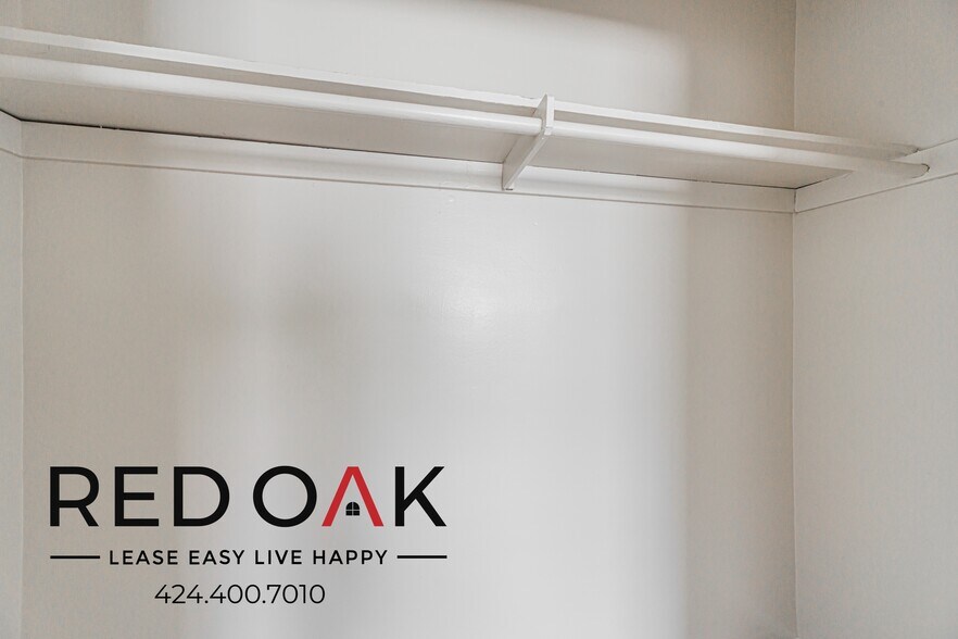 Building Photo - 2030 E Whiting Ave