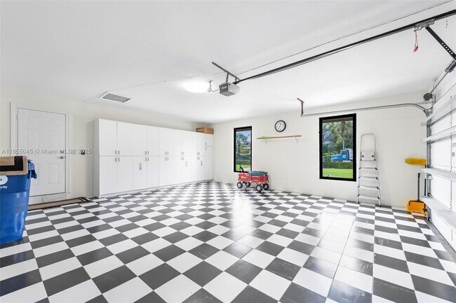 Building Photo - 9255 SW 108th St
