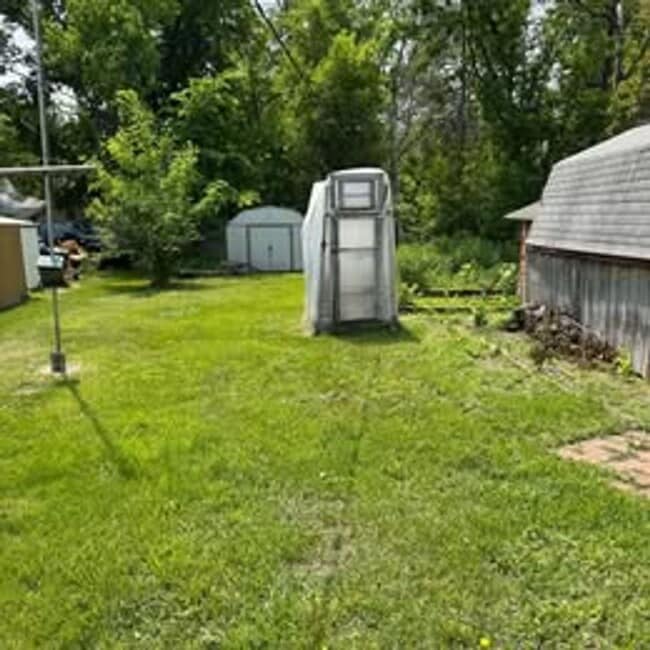 Building Photo - 2 Bedroom House for Rent