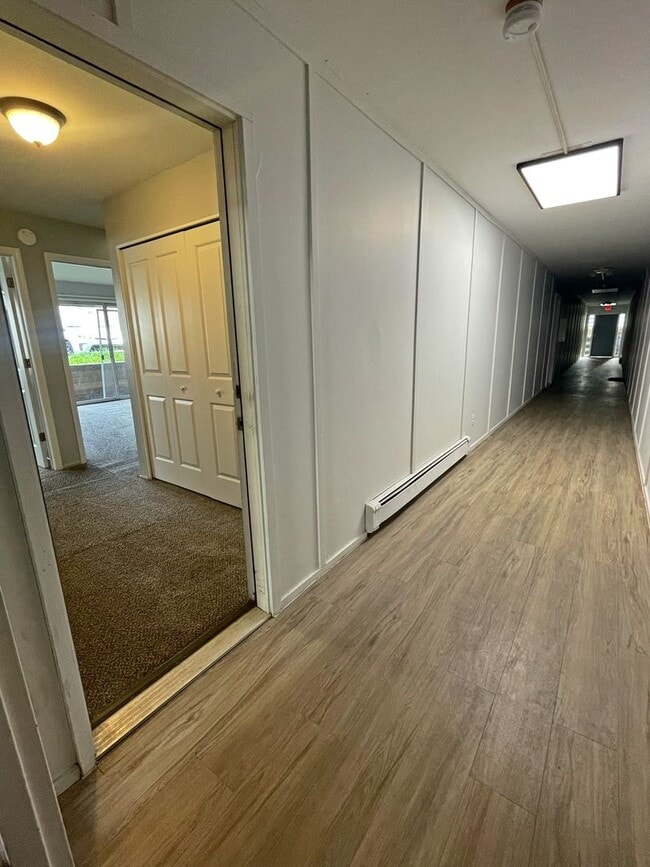 Building Photo - Two Bedroom Apartment Available for Rent!