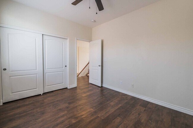 Building Photo - Stunning 3 Bedroom home in Anthem!