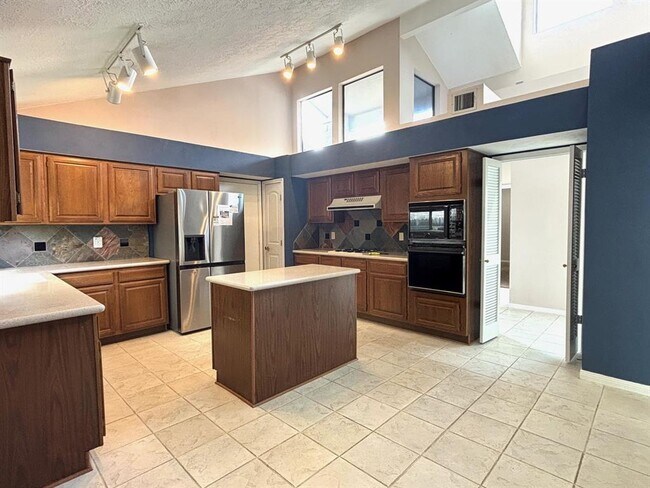 Building Photo - 3243 E Rangecrest Pl