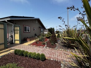 Building Photo - 1109 Thomas St