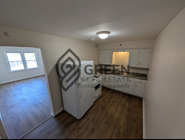 Building Photo - 793 N 5th Ave