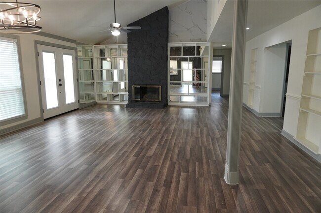 Building Photo - 6419 Teal Run Dr
