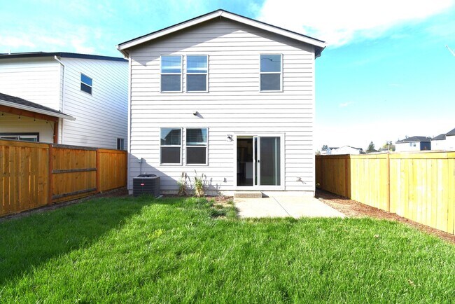 Building Photo - Beautiful Home in Cul De Sac!