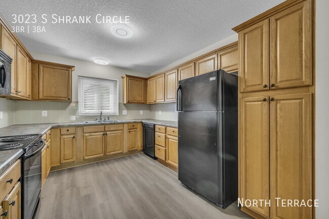 Building Photo - 3023 S Shrank Rd