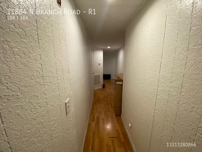 Building Photo - 11884 N Branch Rd