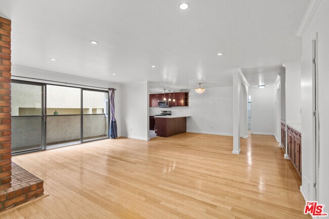 Building Photo - 1236 Wellesley Ave