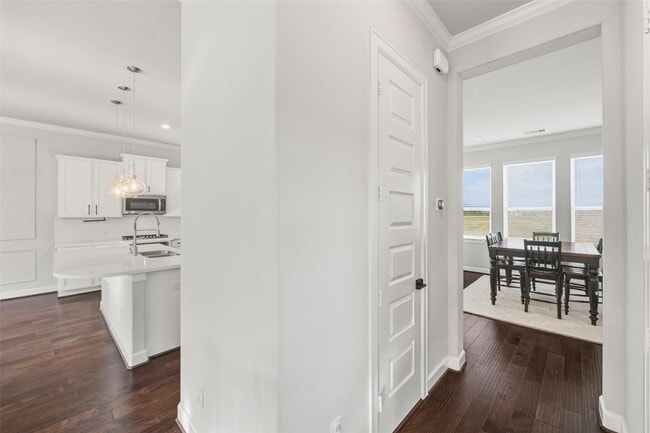 Building Photo - 11909 Primrose Creek Trail