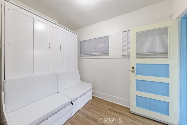 Building Photo - 1146 N Loma Vista Dr