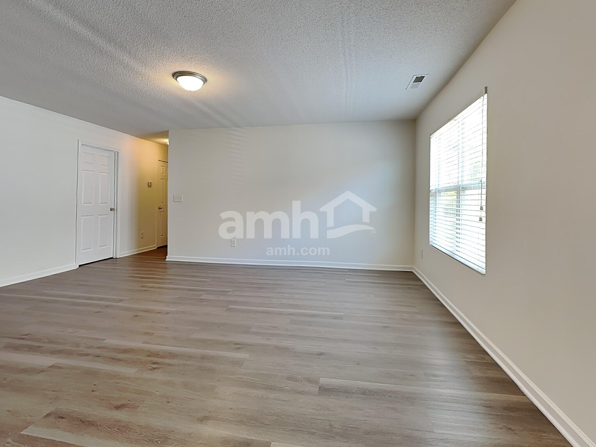 Building Photo - 37 Valleyfield Dr