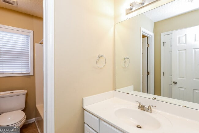 Building Photo - 198 Sawgrass Way