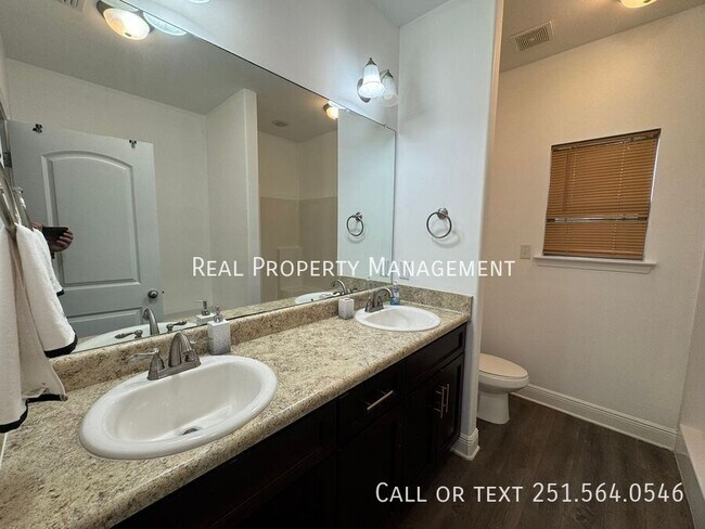 Building Photo - 12876 Pearsons Pl Dr