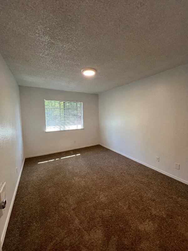 Building Photo - 17260 SW Heritage Ct