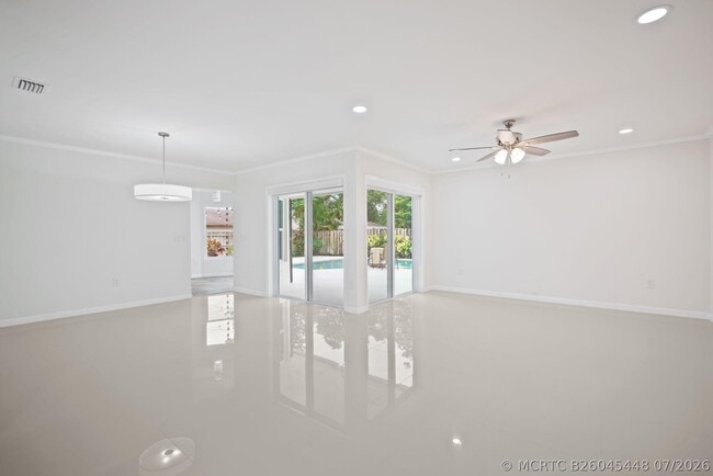 Building Photo - 561 SW 168th Terrace