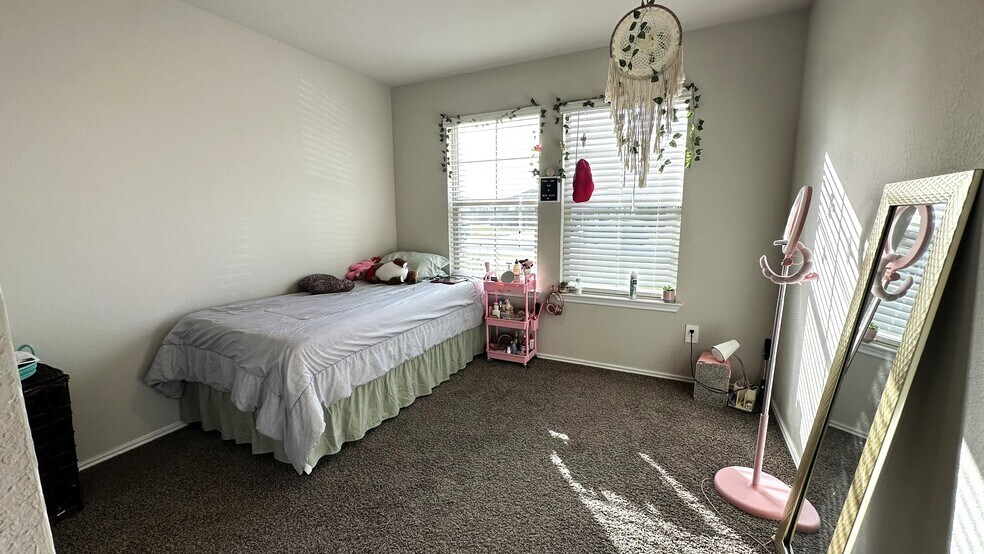 Building Photo - 2518 Merganser Dr