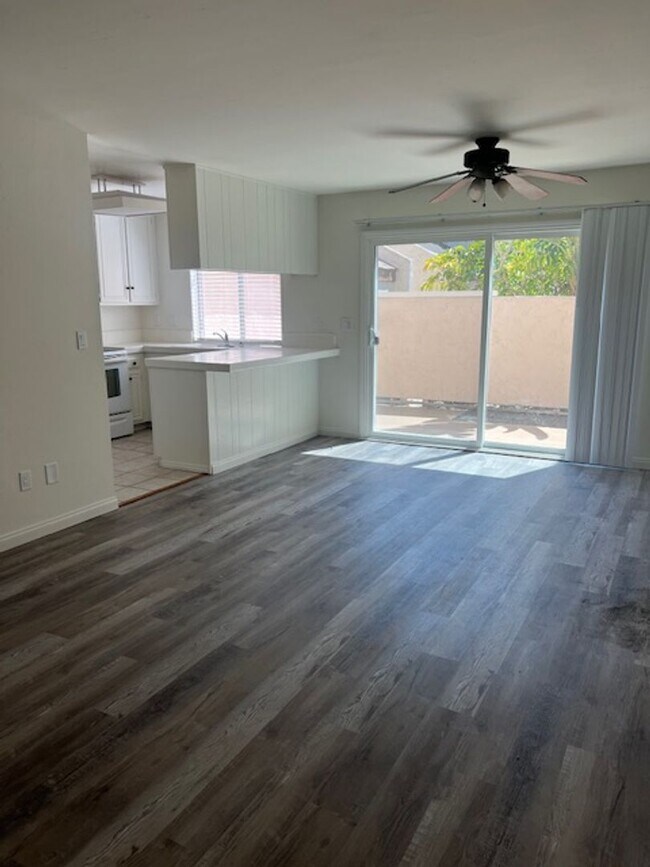 Building Photo - Clairemont Mesa 4 bed/2.5 bath townhouse rental available now!