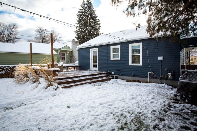 Building Photo - $3,000 - 4 bed / 2 bath Centrally Located Single Family Home in Missoula
