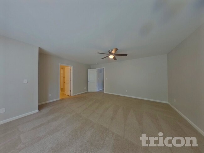 Building Photo - 2480 Marthas Ridge Dr