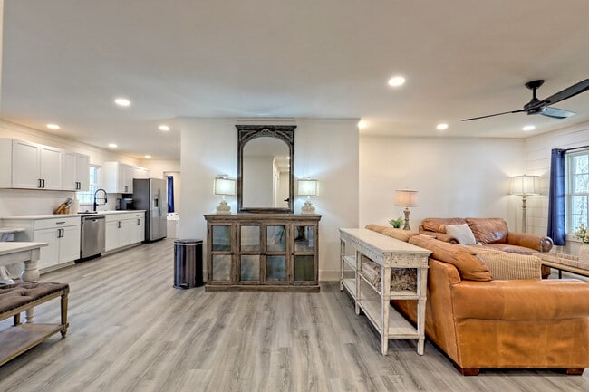 Building Photo - 3455 Hwy 441