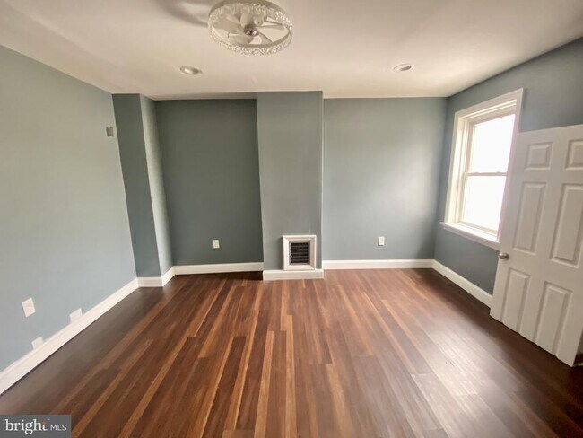 Building Photo - 34 Southard St