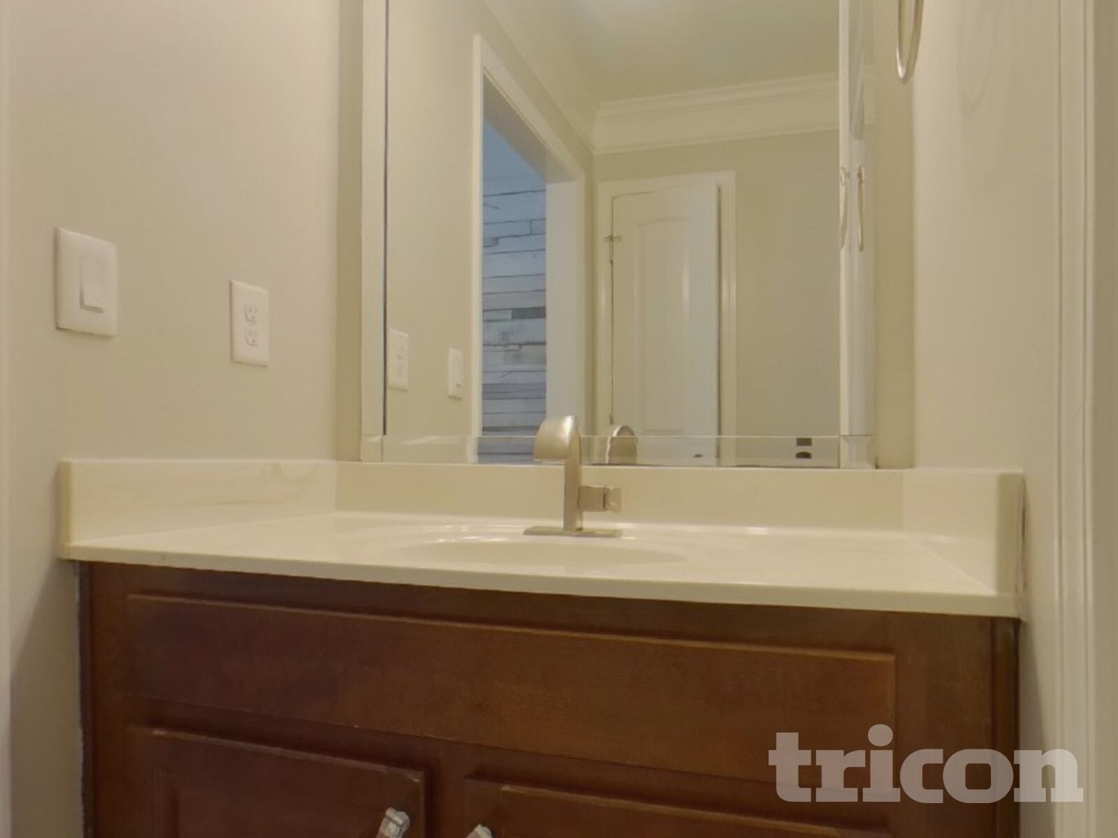 Building Photo - 4617 Town Manor Dr