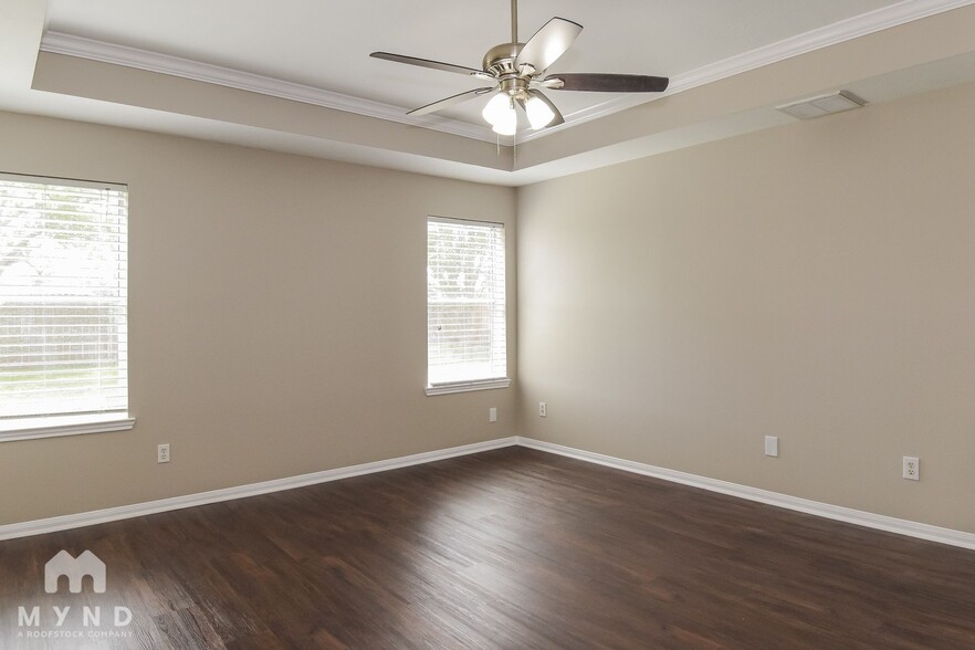 Building Photo - 2131 Crimson Lake Ln