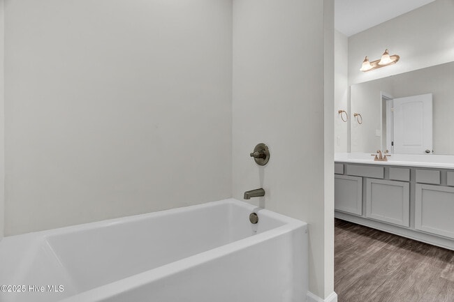 Building Photo - 1115 Carteret Mnr Dr